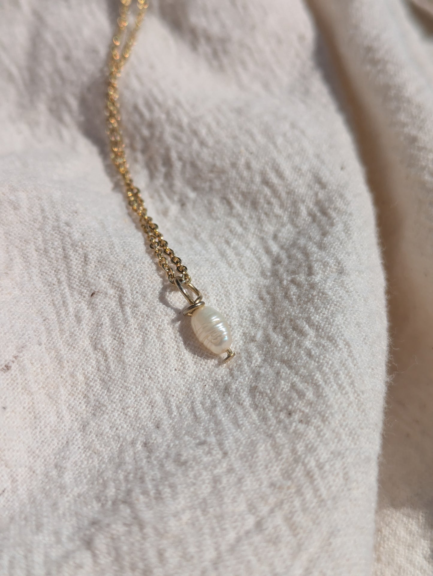 Freshwater pearl dainty necklace