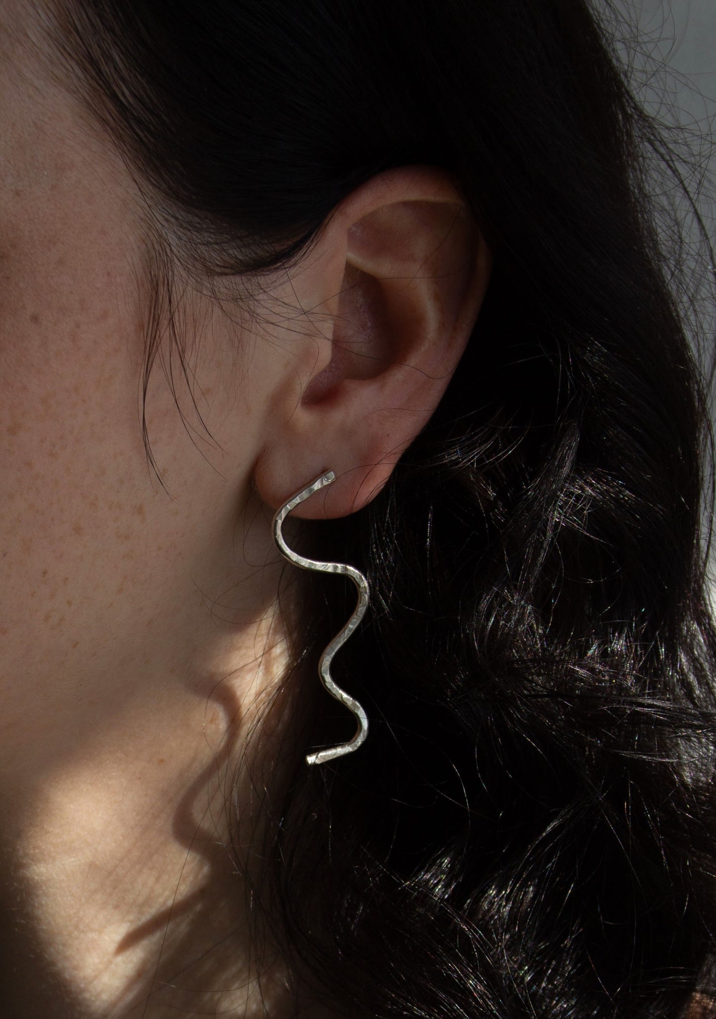 Afon - Asymmetric Fluid Studs