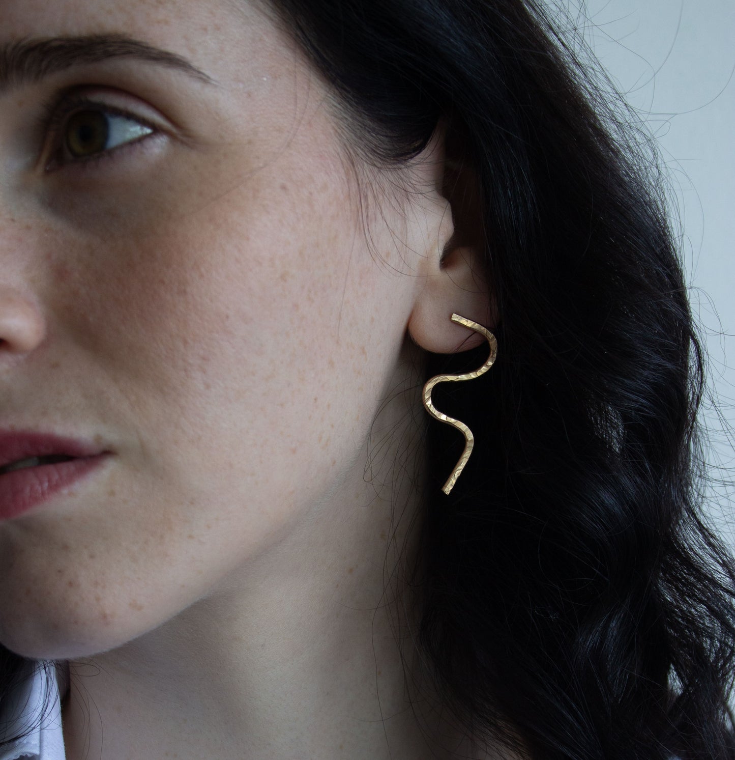 Afon - Asymmetric Fluid Studs