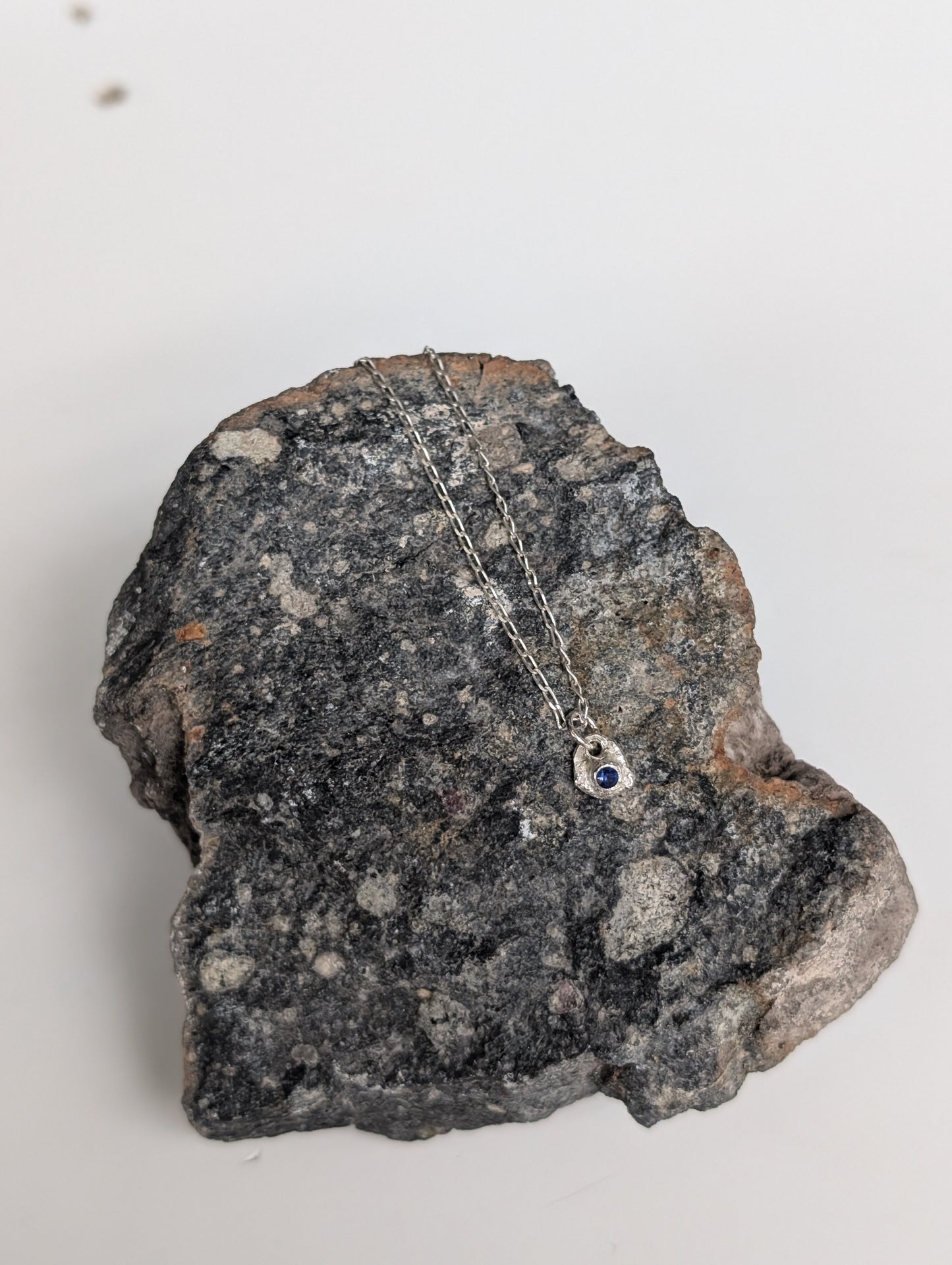 One of a kind - dainty sapphire and molten silver necklace