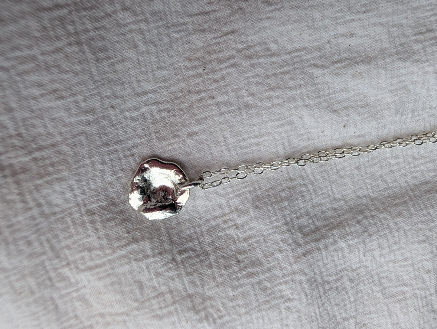 Molten splash necklace