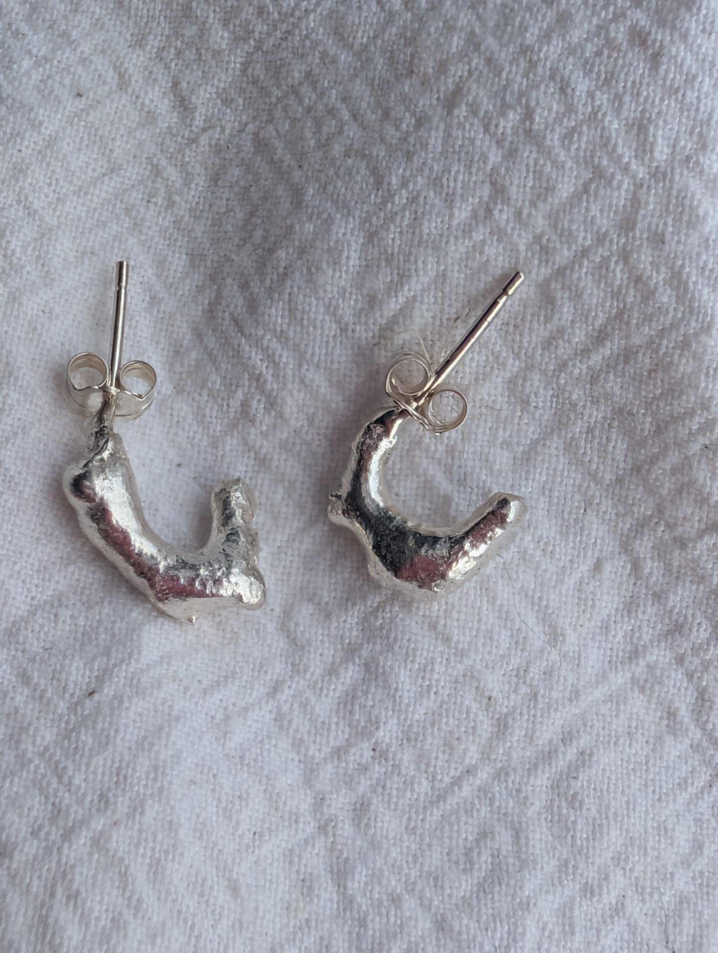 Teeny tiny molten hoops