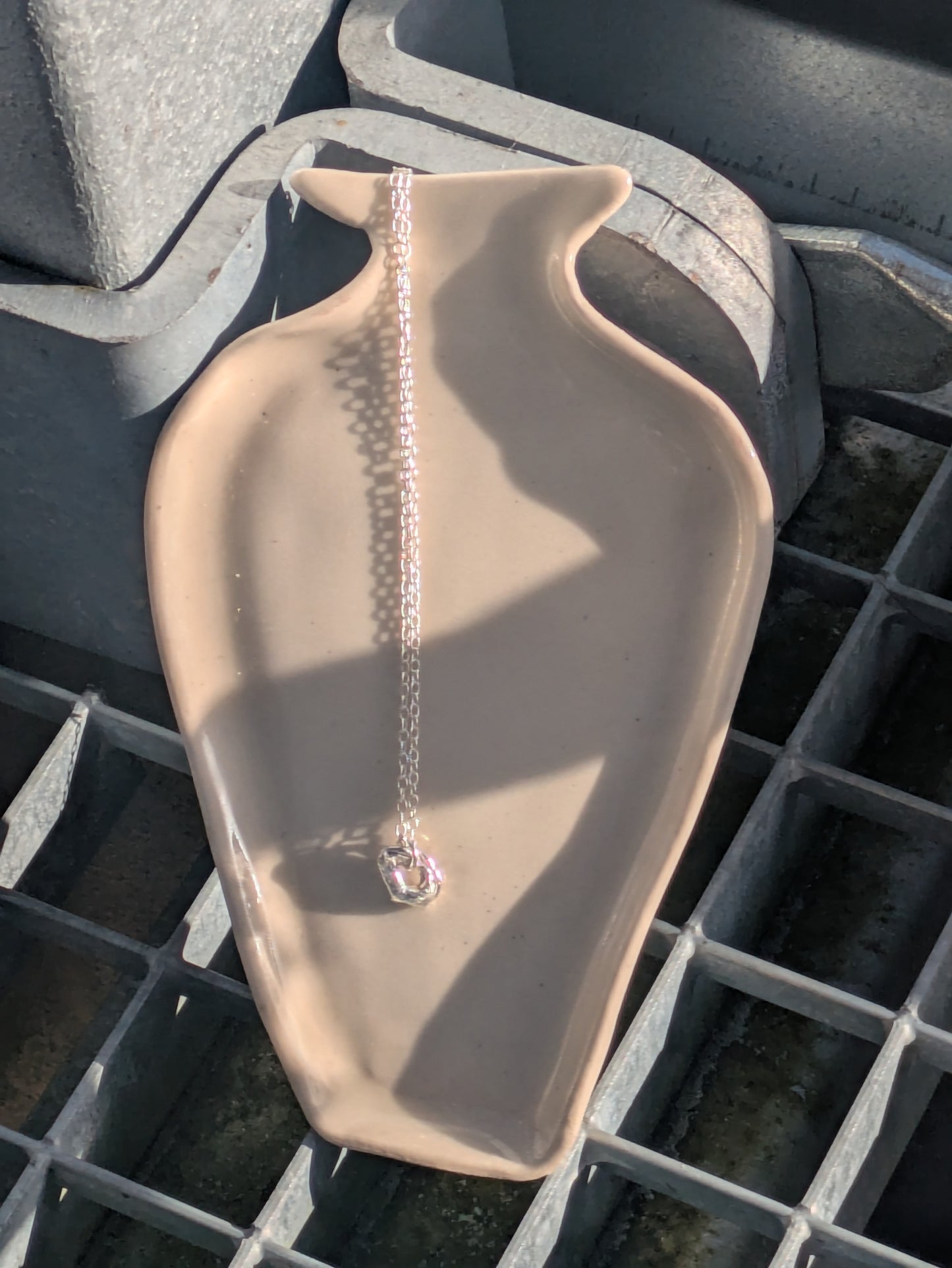 Dainty molten oyster necklace