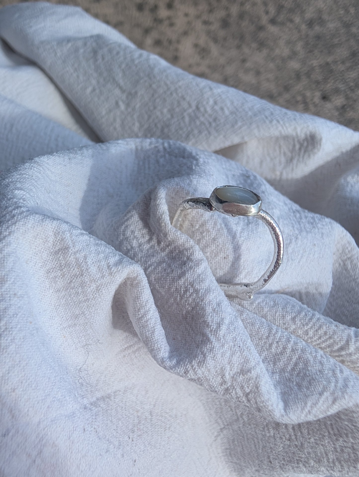 Mother of pearl molten ring