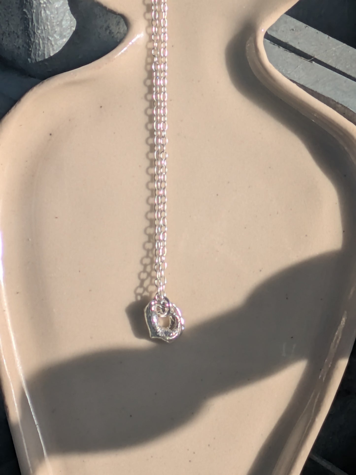 Dainty molten oyster necklace