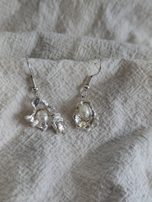 Oyster Earrings - Molten with Pearls