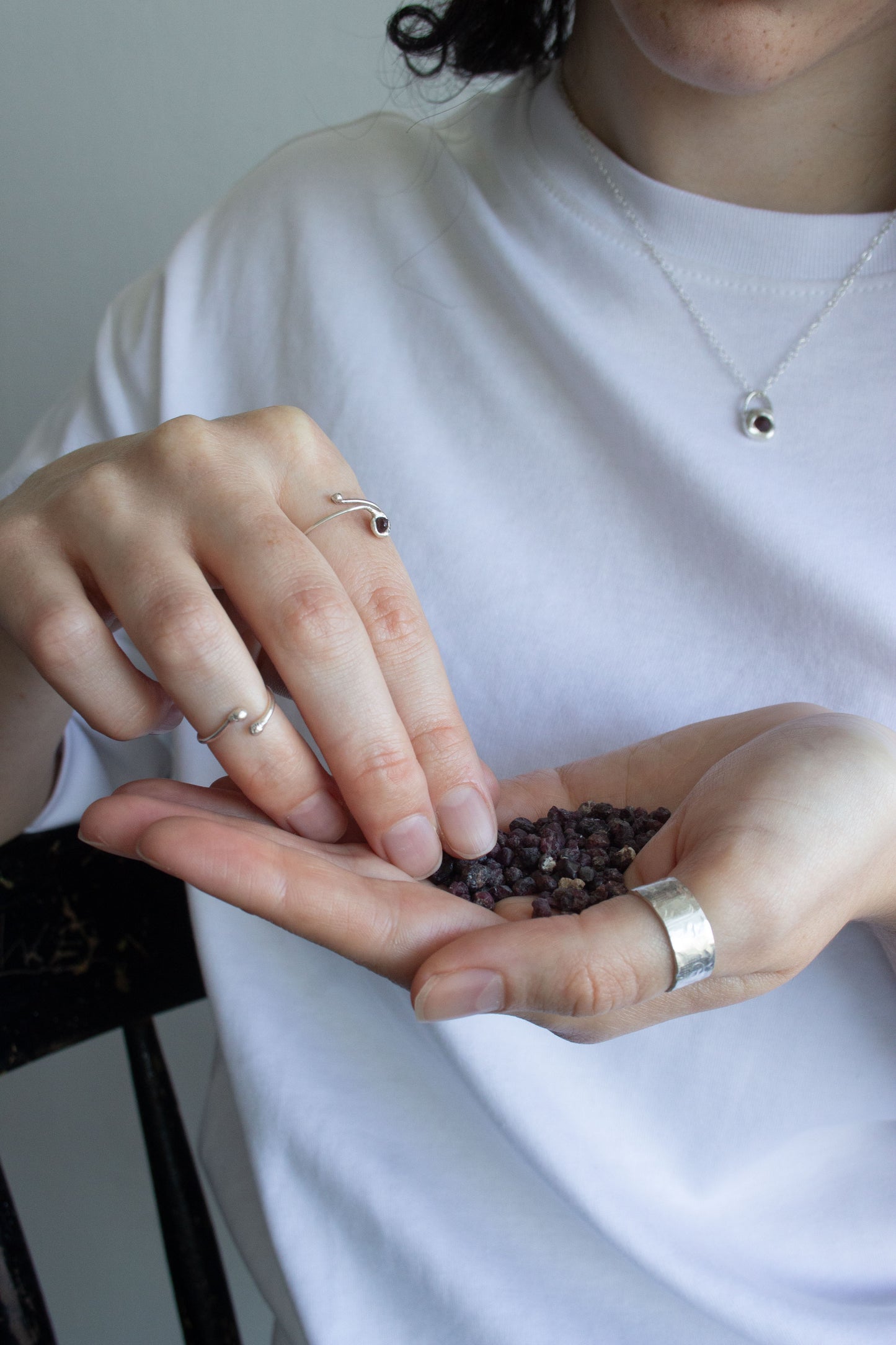 Raw Garnet Dainty Ceridwen Ring - Silver