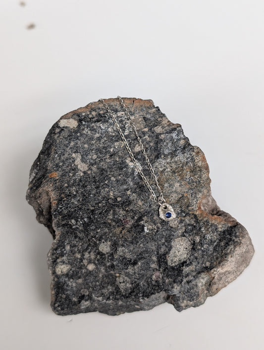 One of a kind - dainty sapphire and molten silver necklace