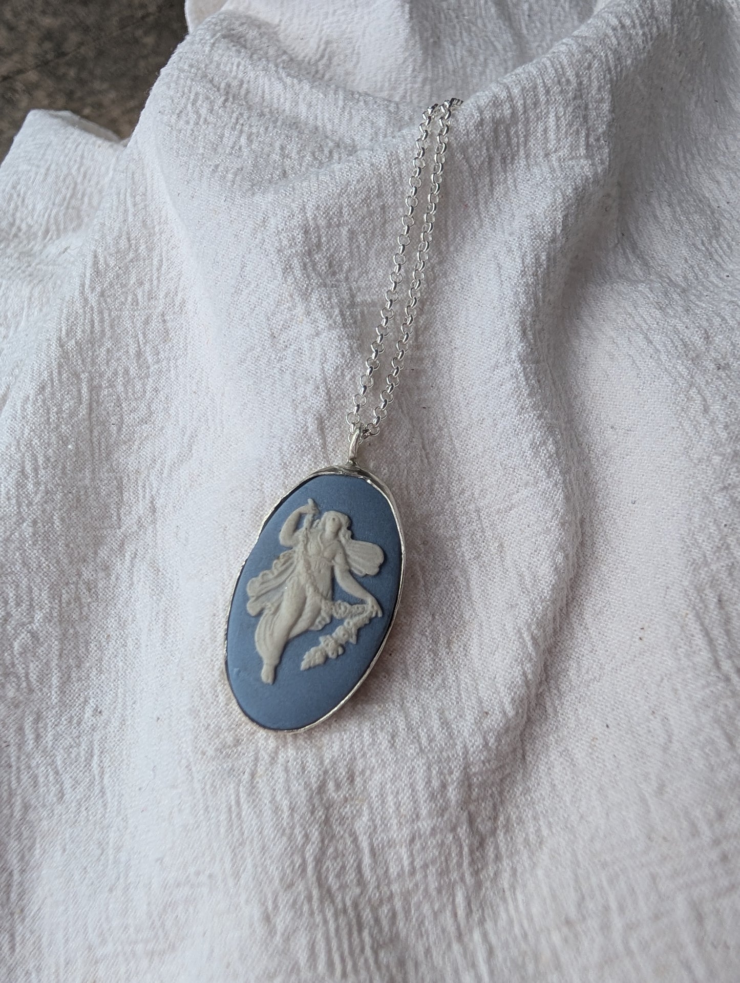 Wedgewood cameo necklace SECONDS ITEM