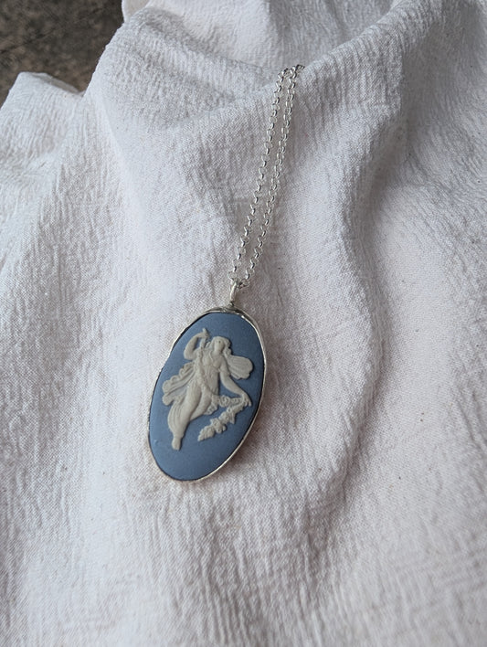 Wedgewood cameo necklace SECONDS ITEM