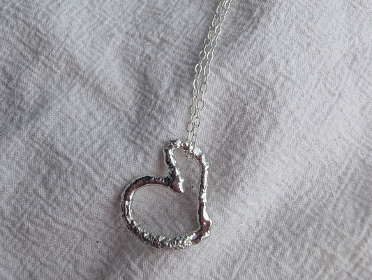 Molten cariad necklace