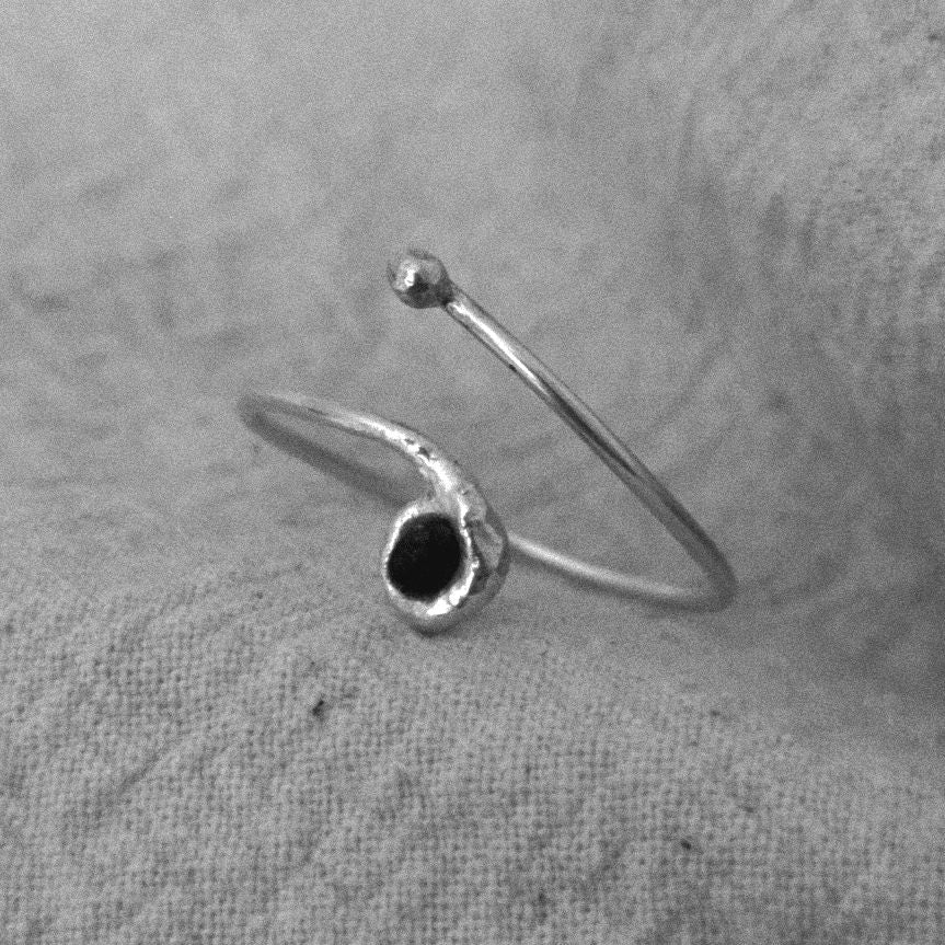 Raw Garnet Dainty Ceridwen Ring - Silver