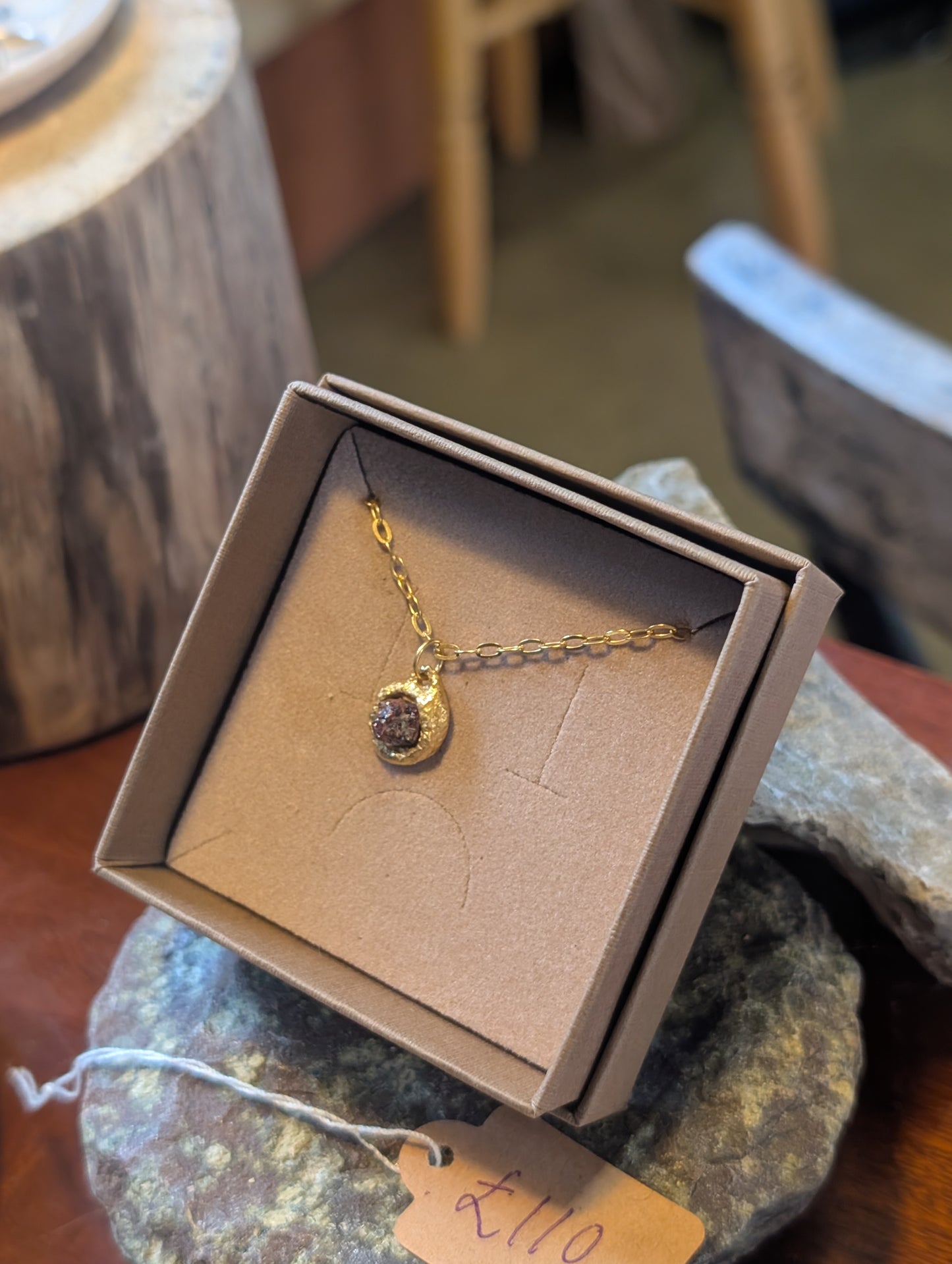 Raw garnet molten necklace - gold plated