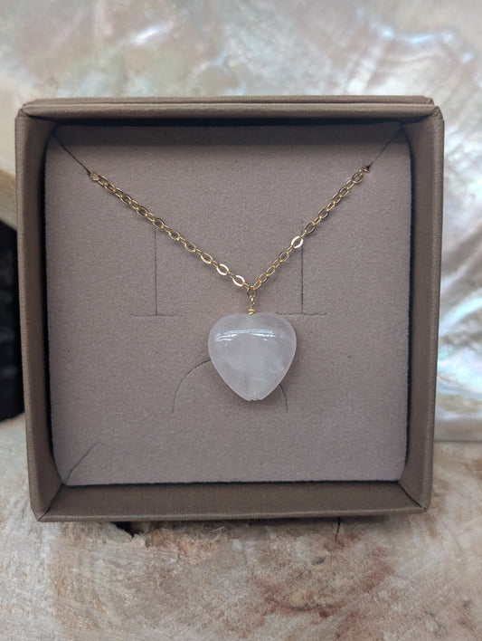 Dainty rose quartz heart - gold