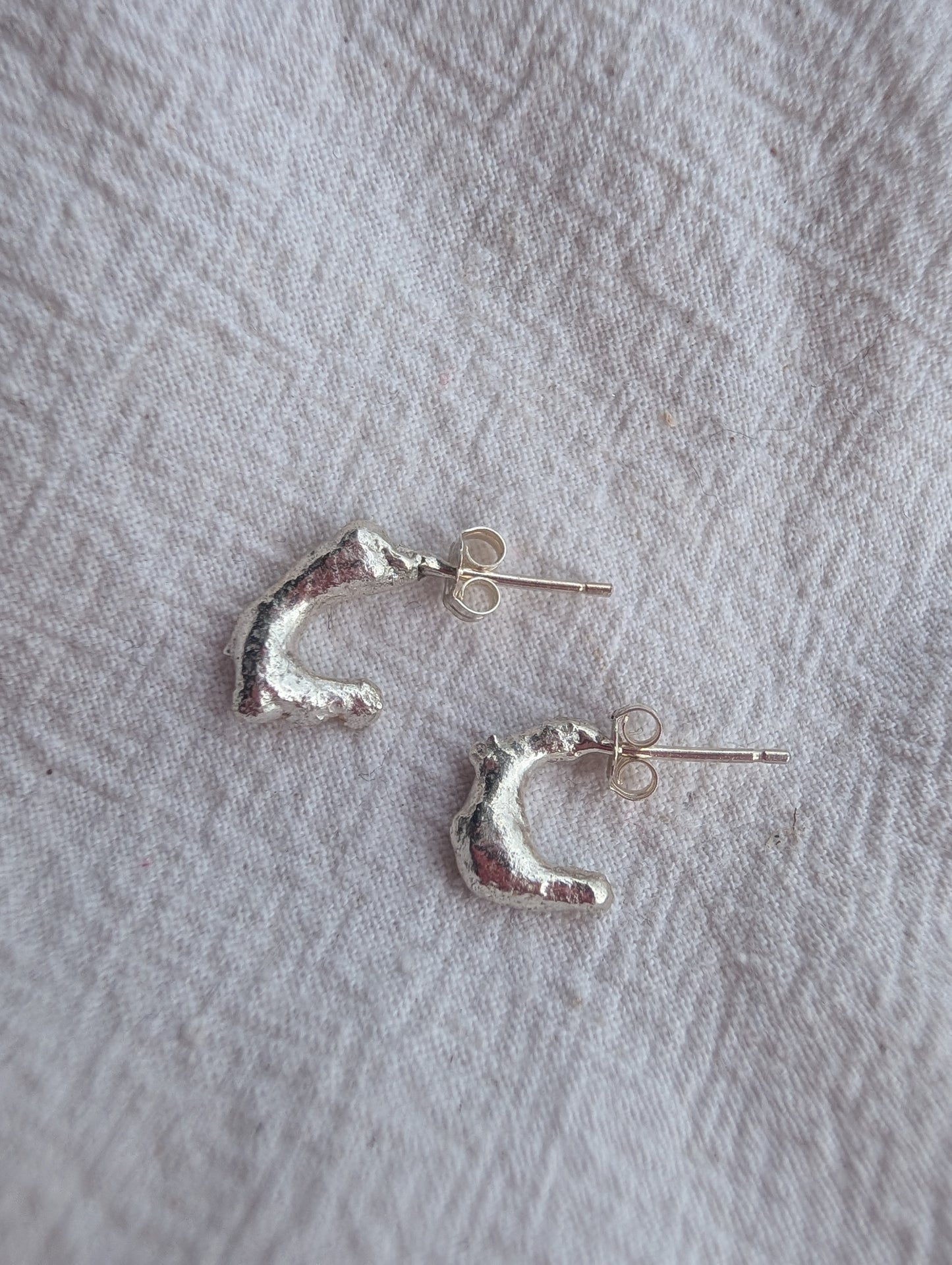 Teeny tiny molten hoops