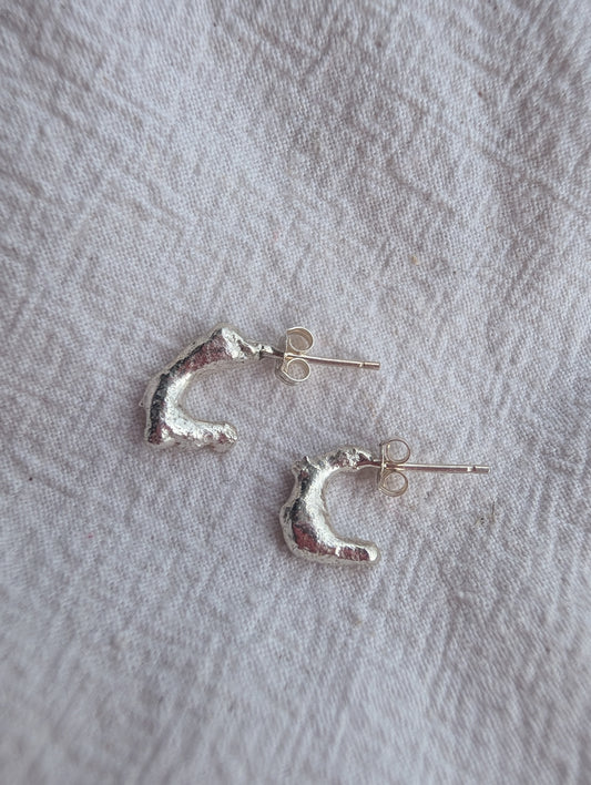 Teeny tiny molten hoops