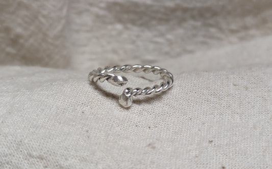 Ceridwen Rope ring